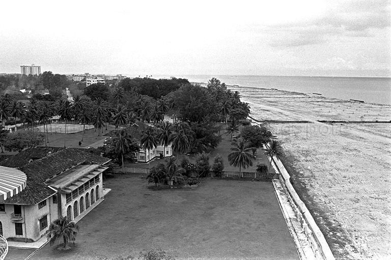 1971-RECLAMATION-PROJECT-AT-THE-SEA-FRONT-OFF-KATONG-PARK.jpg